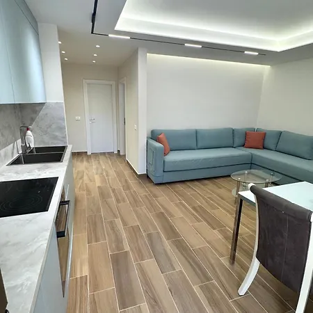 Mona Seaside With Parking Дуррес