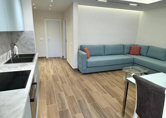 Mona Seaside With Parking Durrës