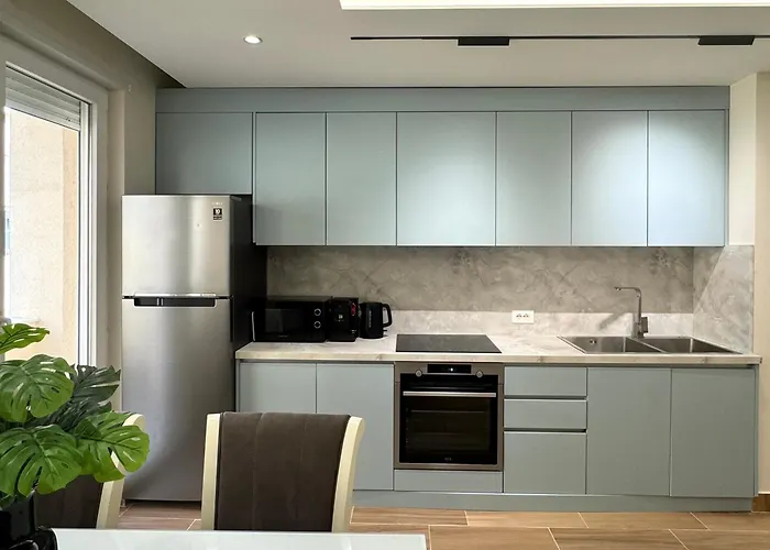 Mona Seaside With Parking Durrës