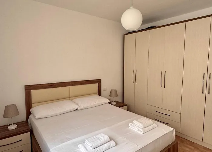 公寓 Mona Seaside With Parking Durrës