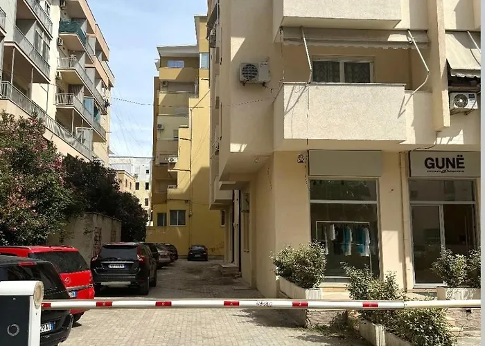 公寓 Mona Seaside With Parking